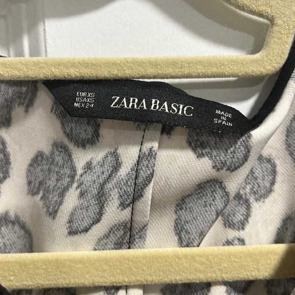 Zara Leopard sleeveless top - Picture 2 of 2